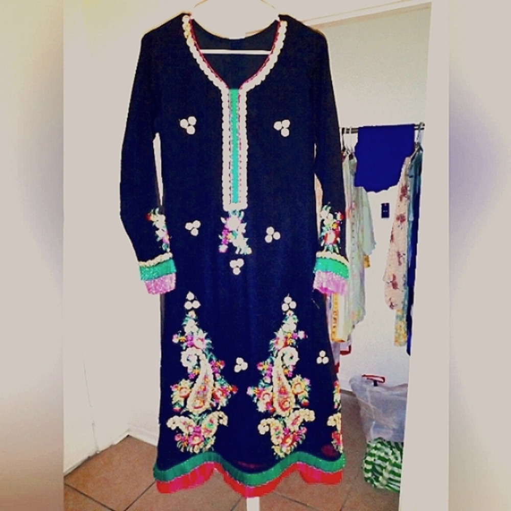 Traditional Portugal handmade contours dress